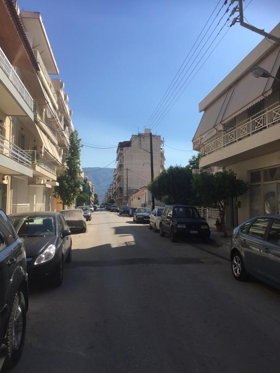 Sisifou Apartment Corinth ภายนอก รูปภาพ