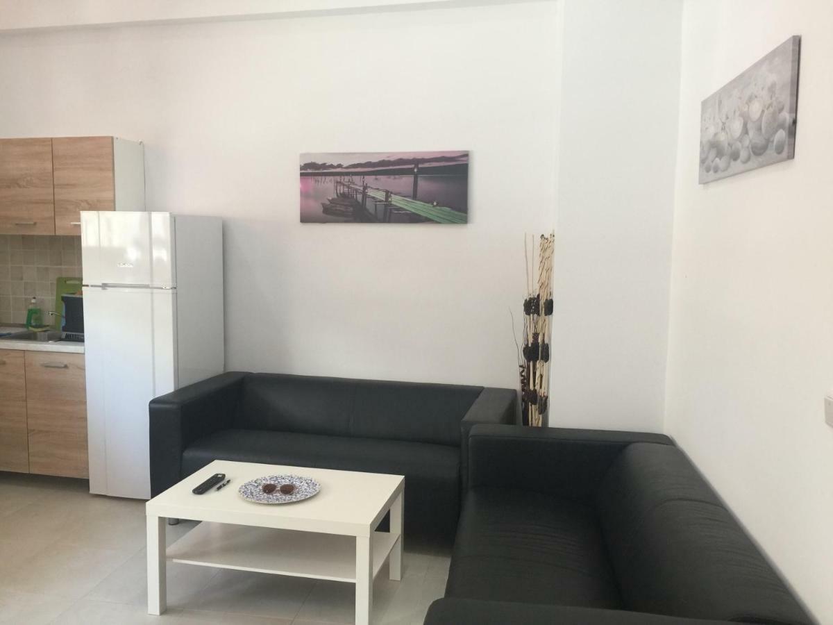Sisifou Apartment Corinth ภายนอก รูปภาพ